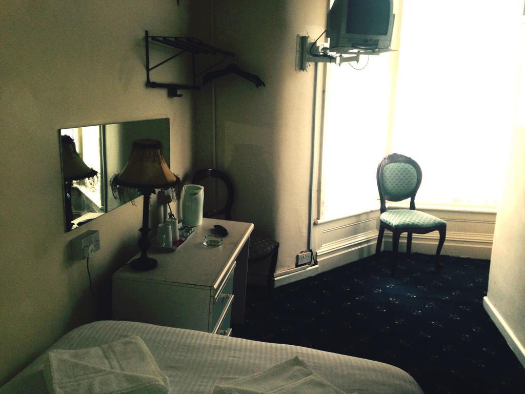 Peek-A-Booze - Budget Hotel - Adults Only Blackpool Quarto foto