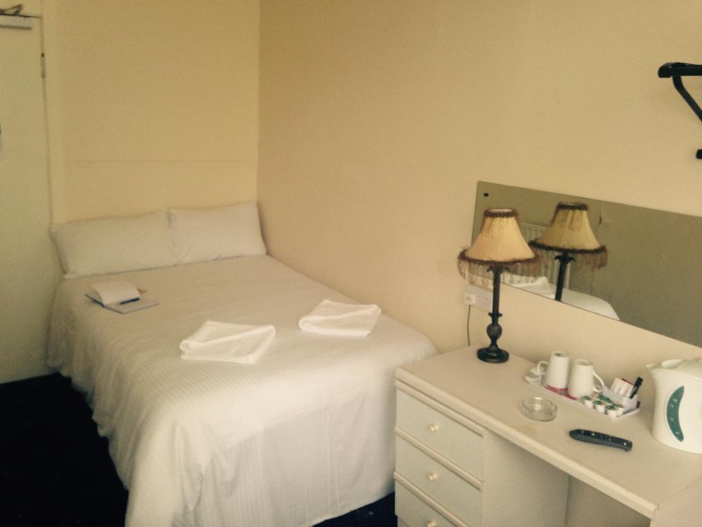 Peek-A-Booze - Budget Hotel - Adults Only Blackpool Quarto foto
