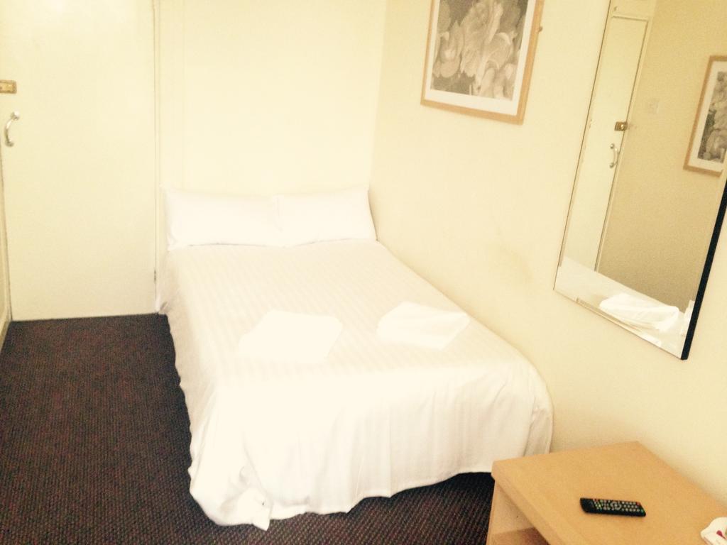Peek-A-Booze - Budget Hotel - Adults Only Blackpool Quarto foto